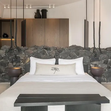 Honeymoon Petra (adults Only) 5* Imerovigli (Santorini)